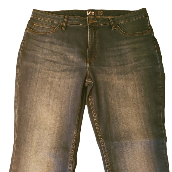 Lees regular fit boot cut distressed mid rise women's jeans Size 18P - Picture 6 of 12